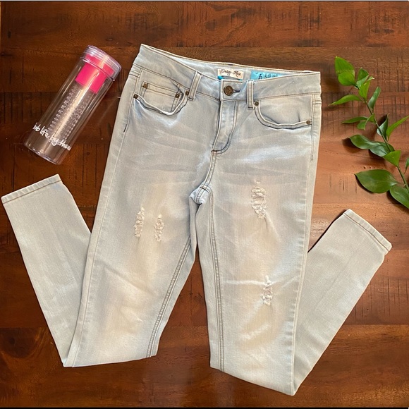 Indigo Rein Muffin Top Light Wash Jeans 